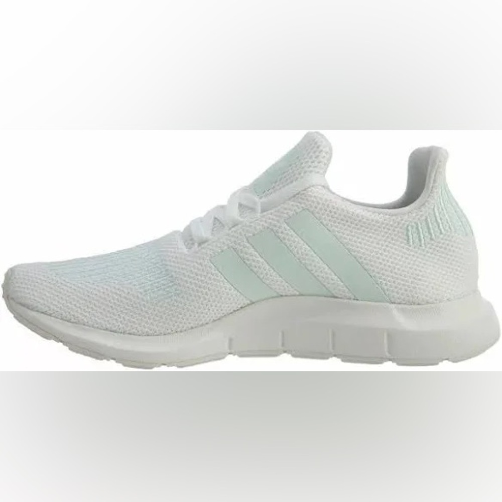 Adidas Originals Women’s Swift Run W Sneaker Running Shoes size 7 - white/mint